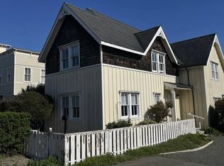 45017 Calpella St #45017, Mendocino, CA 95460