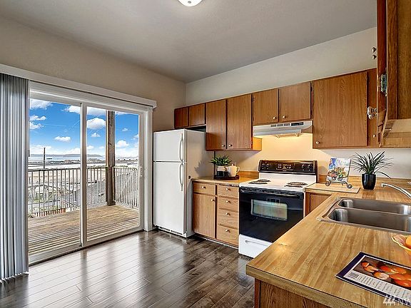 5th image of 2506 Grand Ave #B