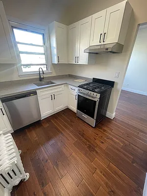 Rented by Metropolis International Realty Inc. | media 1