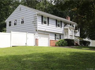 8 Orlando Pl, Norwalk, CT 06854