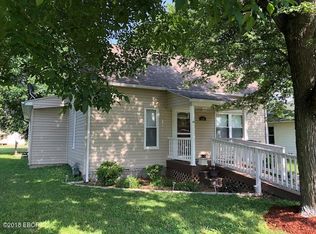 416 N 9th St, Herrin, IL 62948