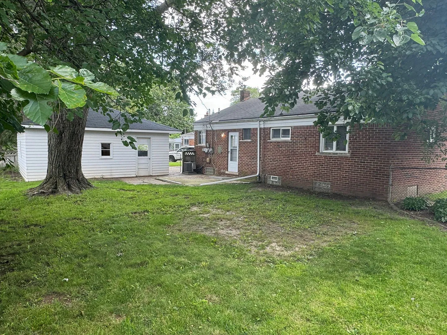 3 BR Brick Ranch with C/A and Basement — Photo 4