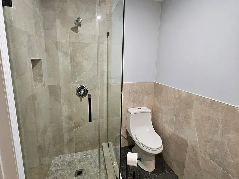 1417 N Evergreen St — Photo 19