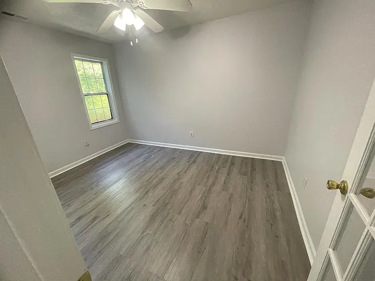 153 Troy Dr — Photo 16