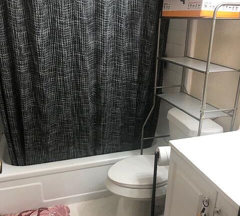 5th image of 4404 Broadmoor Rd