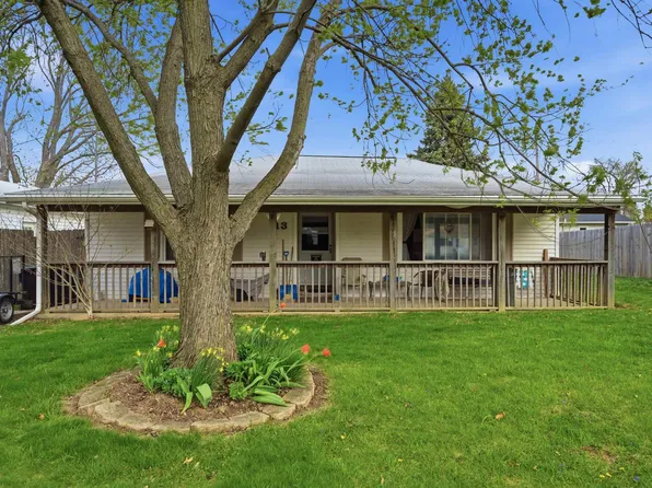 113 Grant St, Washington, IL 61571