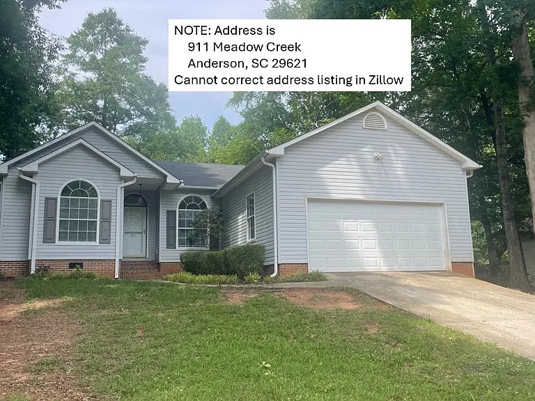 911 Meadow Ln — Photo 1