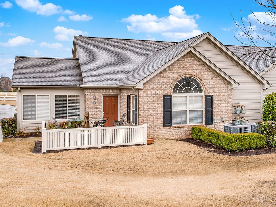 1st image of 8822 Parkview Oaks Cir