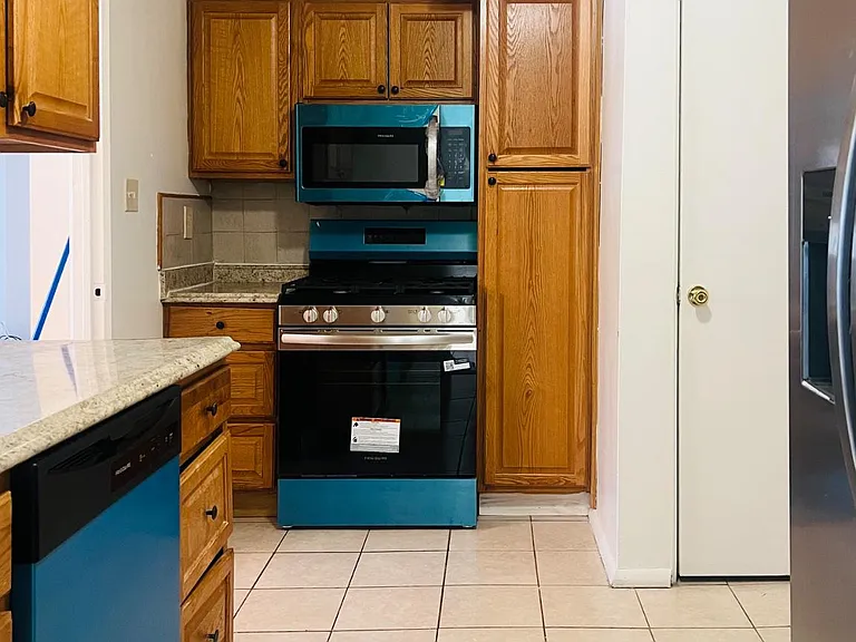 4901 Fitch Pl NE — Photo 3