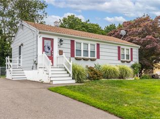 42 Northrop Rd, West Haven, CT 06516