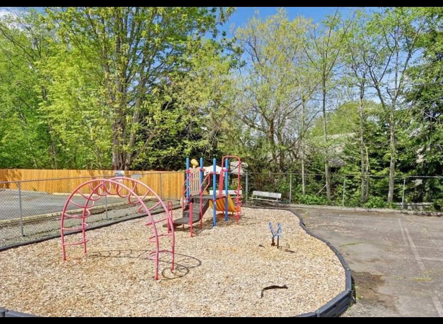 2 bed, 1041 sqft, $2,200 — Photo 3