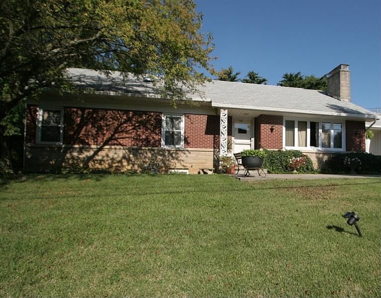 1043 Dorbett St, Jasper, IN 47546 Zillow