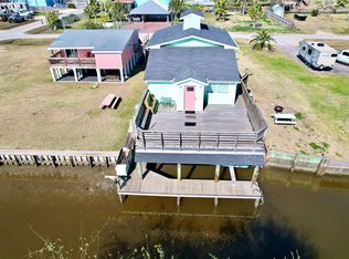 1104 Mayes Rd, Crystal Beach, TX 77650