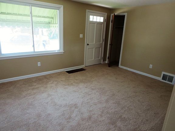 4th image of 12 Lepeirs Dr