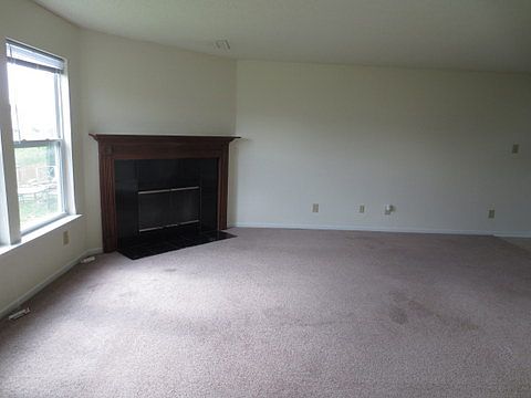 3rd image of 6805 Everbloom Ln