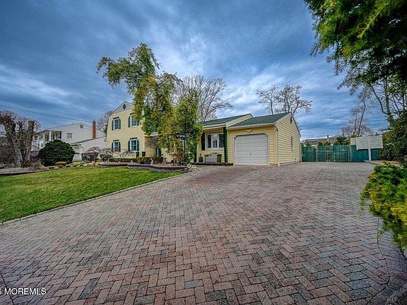 3rd image of 6 Meadowbrook Dr