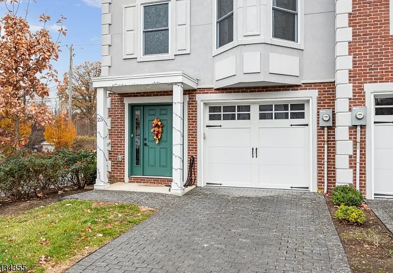 25 Stonybrook Cir #25 — Photo 3