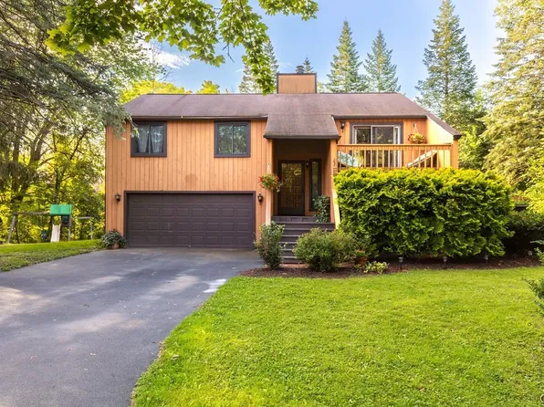 3140 Hadley Ln, Baldwinsville, NY 13027