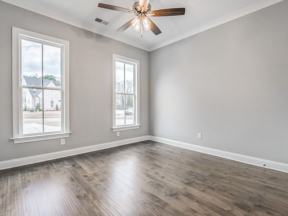 4th image of 115 Nebhut Ln