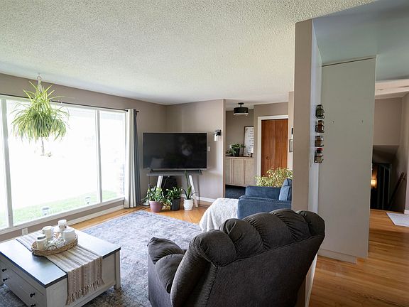 4th image of 4718 59th St