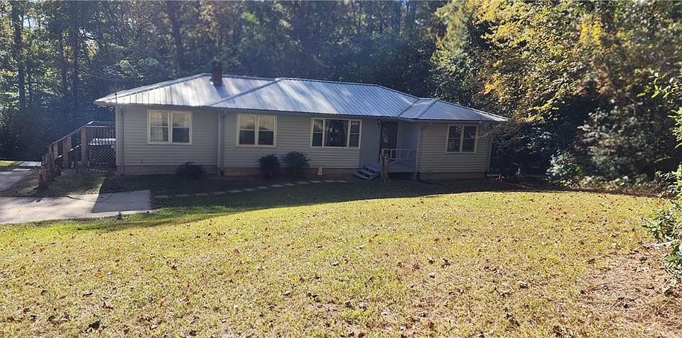 1st image of 104 River Valley Rd