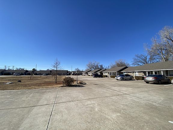 3rd image of 2201 W Brooks St Unit 52