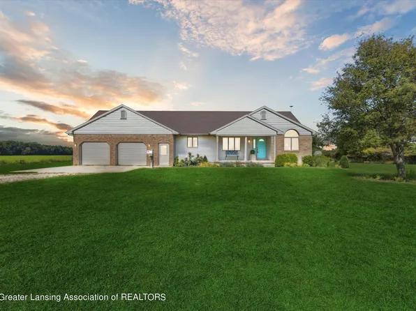 7520 W Price Rd, Saint Johns, MI 48879