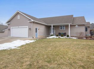 78 Rogue River View Dr NE, Rockford, MI