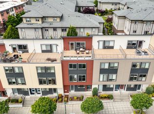 984 NE High St, Issaquah, WA 98029