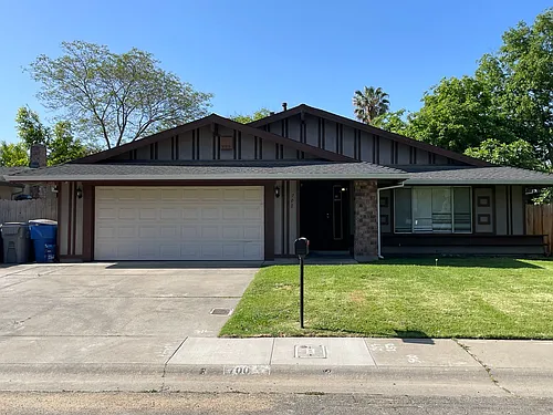 700 Los Lunas Way Photo 1