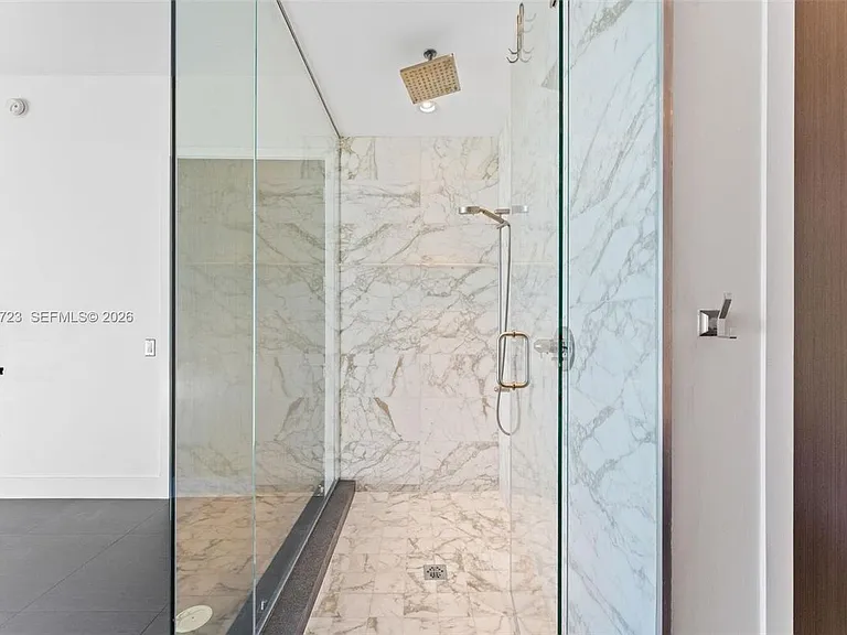 1100 Biscayne Blvd #4502 — Photo 5