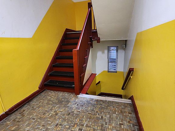 3rd image of 670 Bergen Ave #A