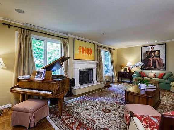 4th image of 35 Bayberry Pl