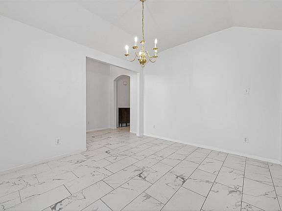 5th image of 4923 Kale Garden Ct