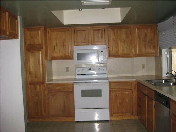 3rd image of 5517 Valley Mills Dr