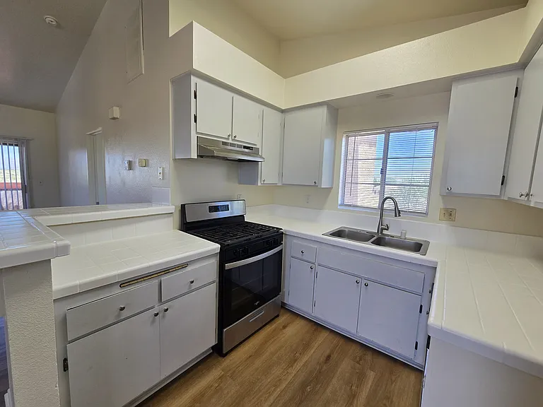 21411 Hacienda Blvd #D — Photo 4
