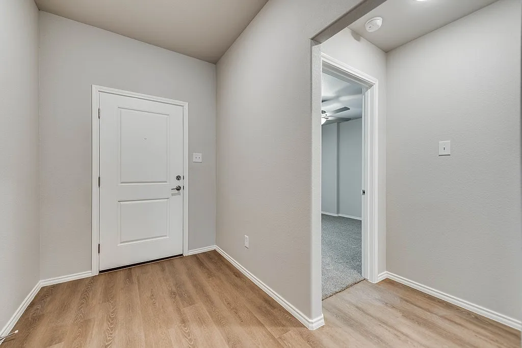 3 bed, 2.0 bath, 1500 sqft, $2,550 — Photo 2