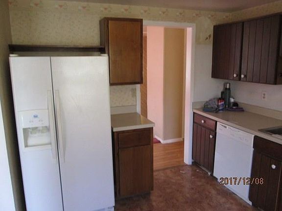 2nd image of 62 Blackwell Ln