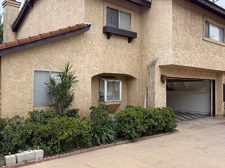 11683 Ramona Blvd — Photo 14