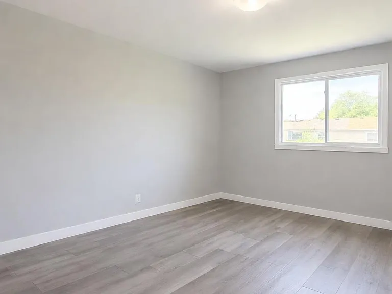 2053 Lanark Ct — Photo 8