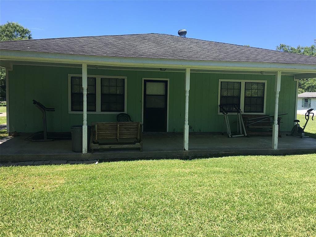 245 Lucy, Livingston, TX 77351 | Zillow