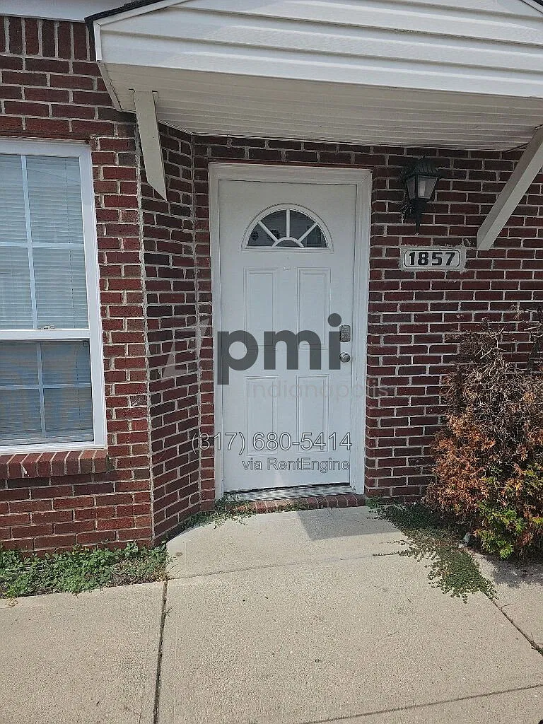 3 bed, 2.0 bath, 1438 sqft, $1,386 — Photo 2