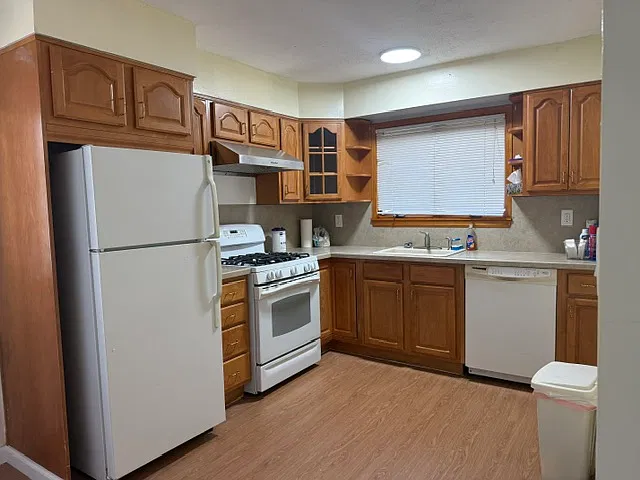 4 Reno Ave