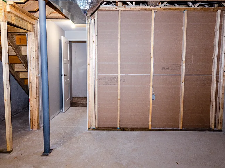 201 Water St — Photo 36