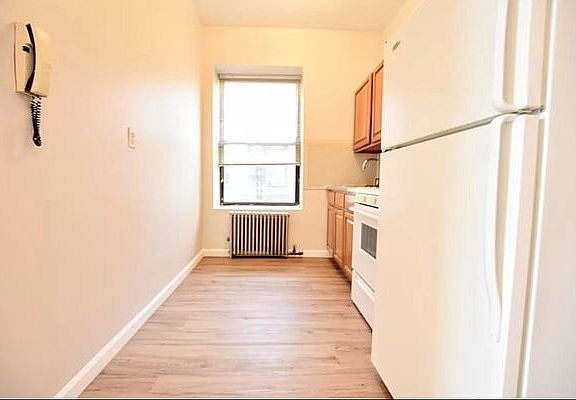 2nd image of 22-67 42nd St #3CC