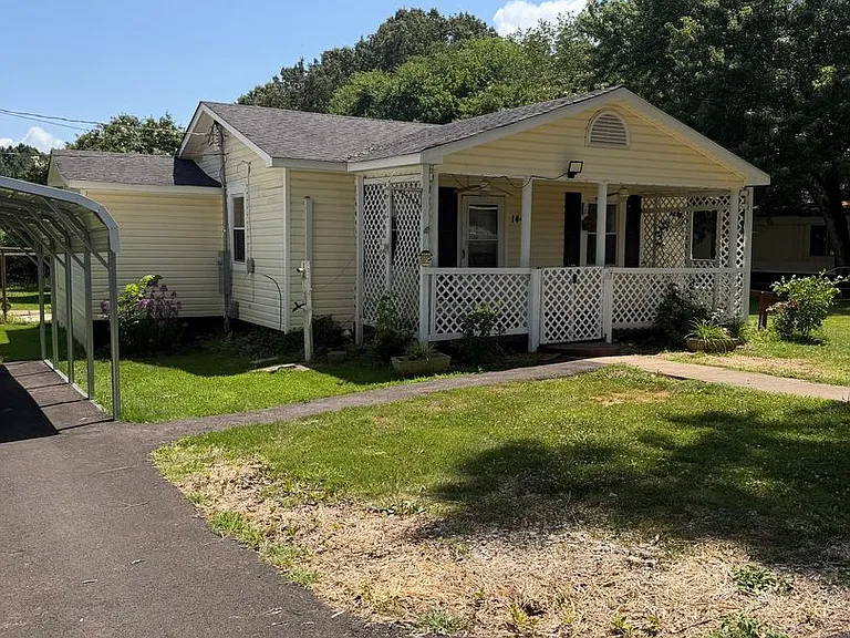 144 Lacy Cir — Photo 2