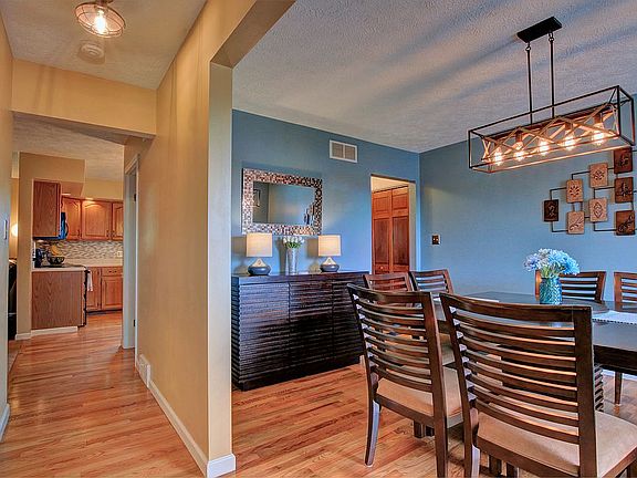 Dining room, view to Kitchen