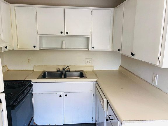 4th image of 1740 2nd Ave N APT 202