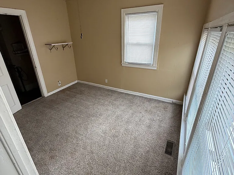 5311 E Elm St — Photo 7