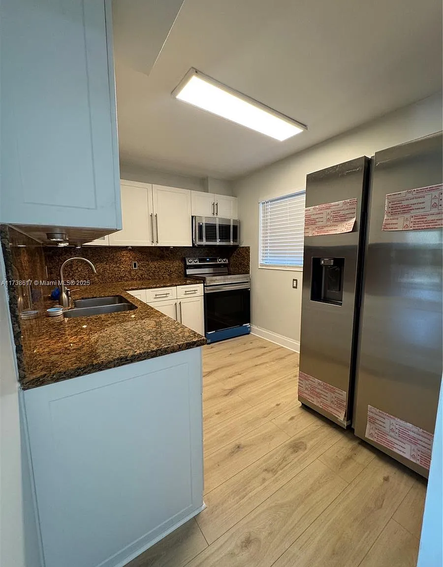 2 bed, 2.0 bath, $2,400 — Photo 3